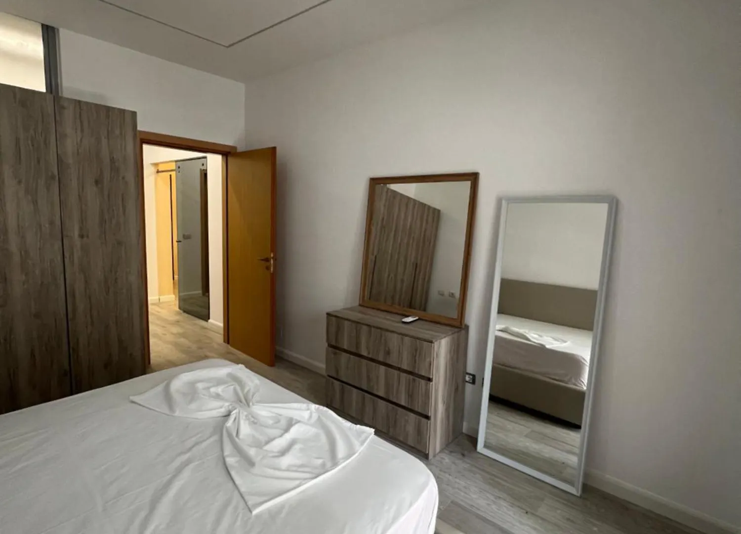Emerald Inn Apartment 2 Vlorë 0*,  Αλβανία